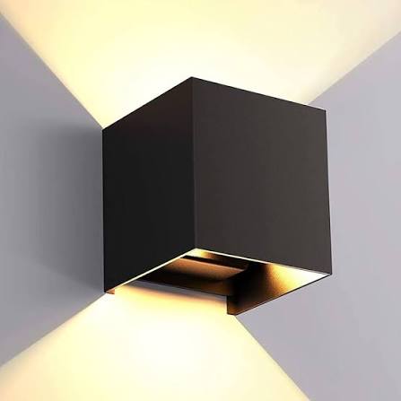 [41052] Wall Light Cuadrada Negra Luz Calida